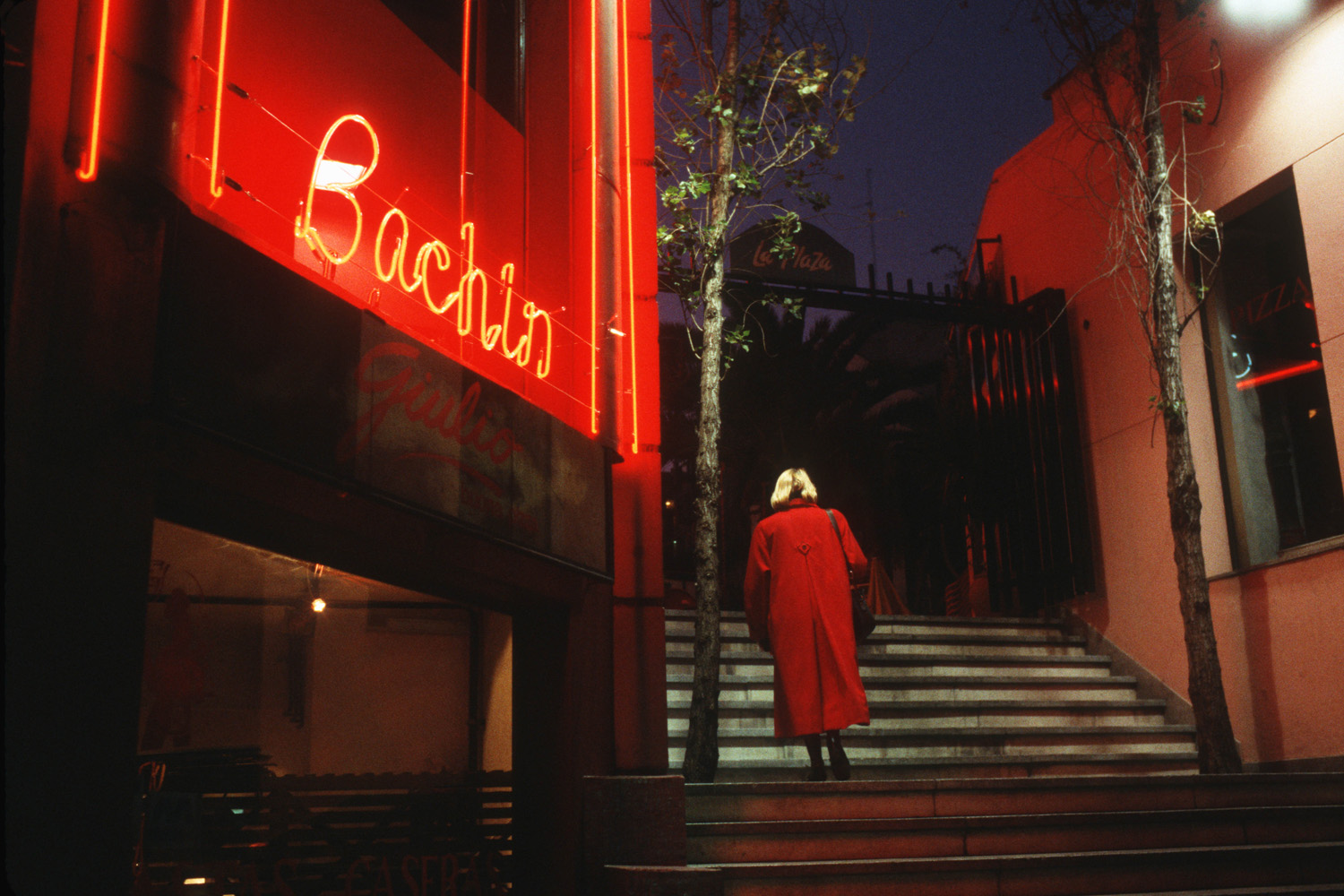 Stuart Franklin Argentina Central shopping area 1993 Stuart Franklin Magnum Photos